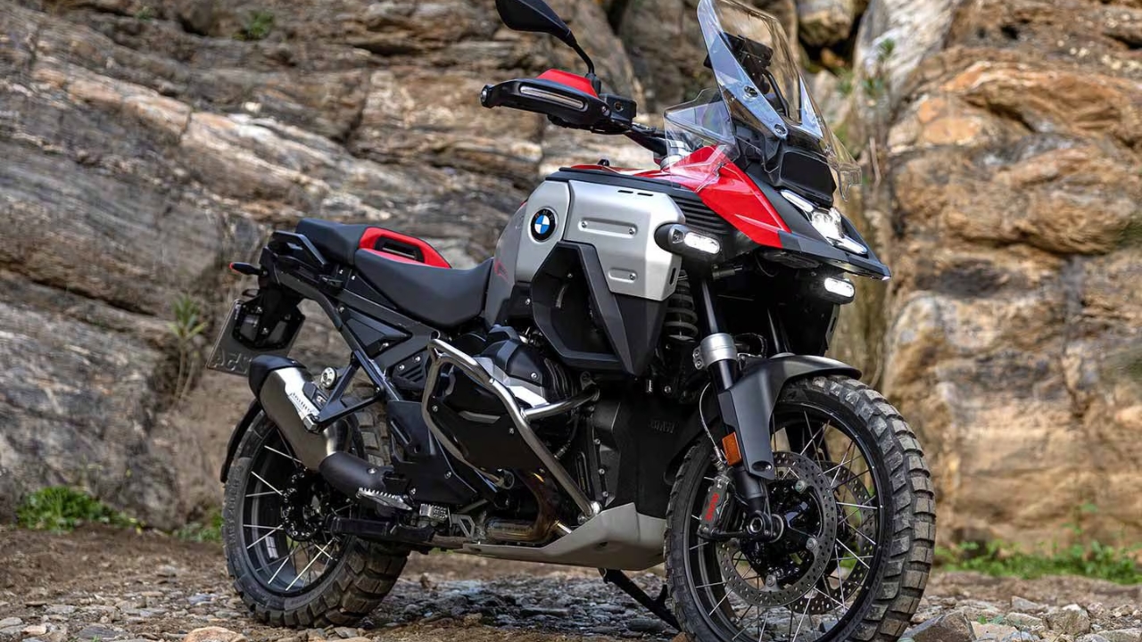 BMW R 1300 GS Adventure Triple Black 2026: La moto touring definitiva