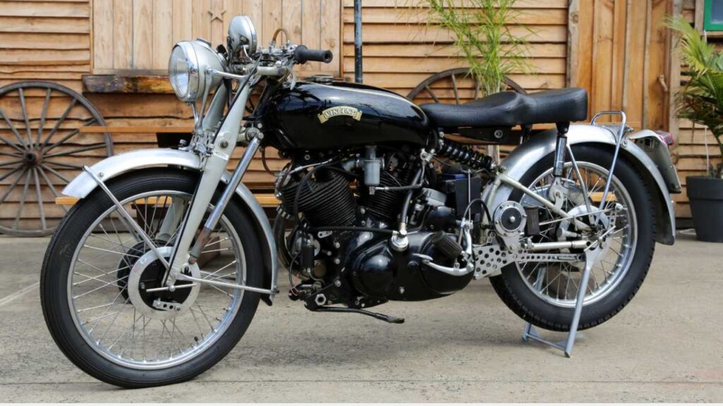 Vincent Black Shadow vs Suzuki GD 110S: Leyenda Clásica frente a Bestia Moderna de Bajo Presupuesto